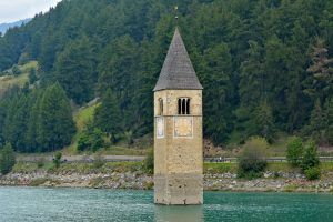 Wieża w Jeziorze Reschen