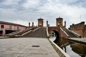Symbol miasta - Ponte Trepponti, Comacchio