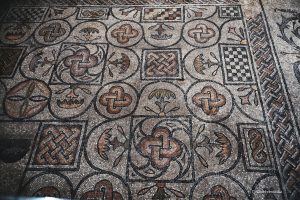 Wzory i kolory - wczesnochrześcijańska mozaika, Akwileja