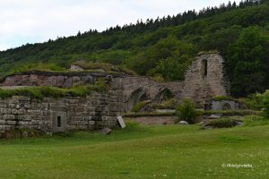 Urok średniowiecza - ruiny klasztoru cystersów w Szwecji